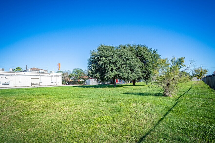 More Photos Of 16920 Mathis Church Rd, Houston Flex For Sale