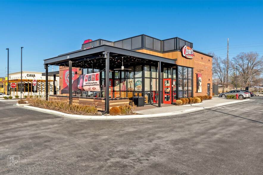 Primary Photo Of 2781 Mannheim Rd, Des Plaines Fast Food For Sale