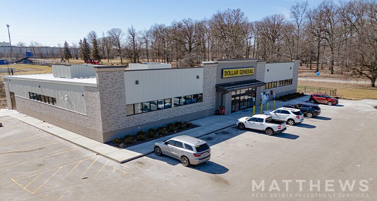 More Photos Of 450 E Walton Blvd, Pontiac General Retail For Sale