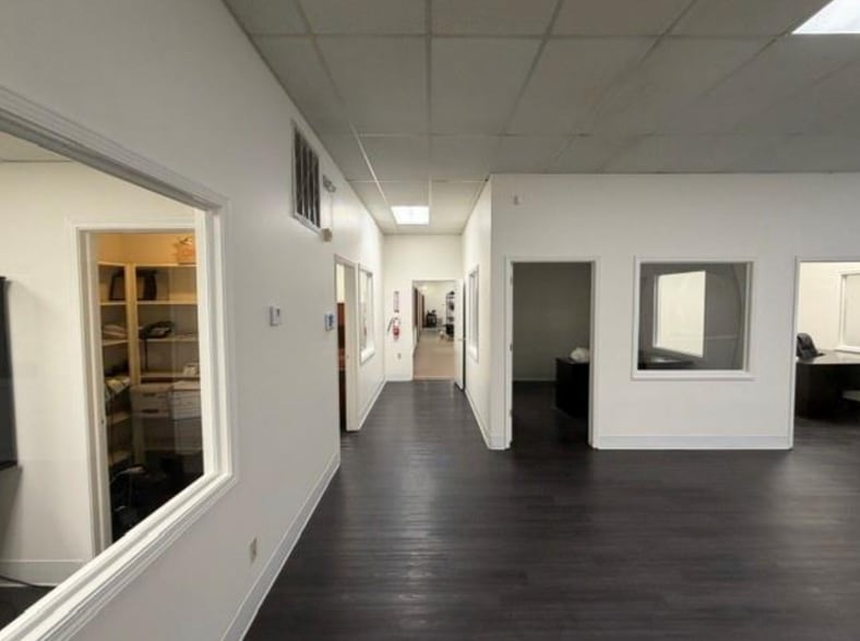 More Photos Of 2081 Dime Dr, Springdale Warehouse For Lease