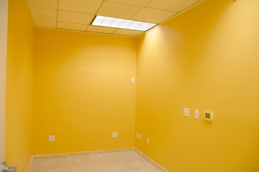 More Photos Of 12112 Bellaire Blvd, Houston Medical For Lease