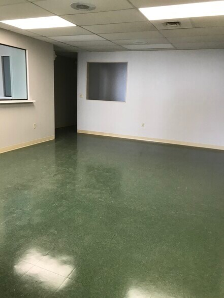 More Photos Of 4520 Oberlin Ave, Lorain Medical For Sale