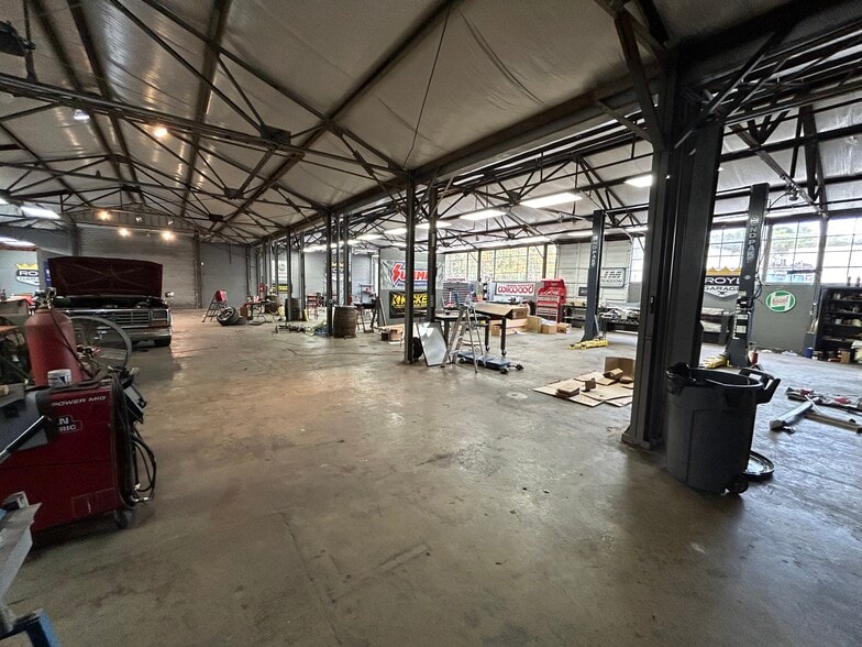 More Photos Of 1164 Zonolite Pl, Atlanta Warehouse For Lease