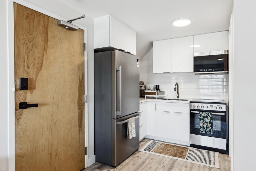 More Photos Of 150 Josiah Ave, San Francisco Apartments For Sale