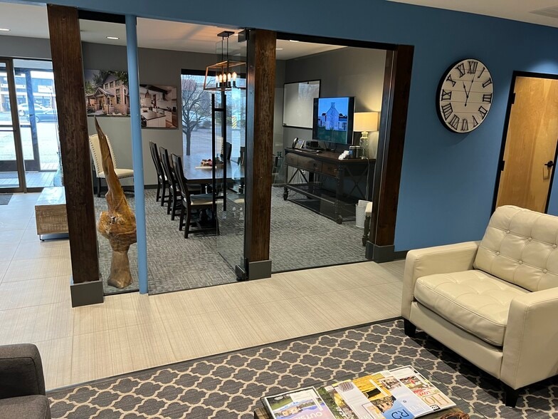 More Photos Of 5700 E Evans Ave, Denver Showroom For Lease