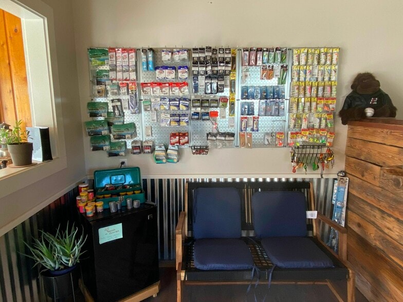 More Photos Of 978 US-395, Kettle Falls Hospitality For Sale