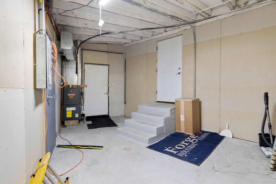 More Photos Of 8621 US Hwy 12, Richmond Bar For Sale