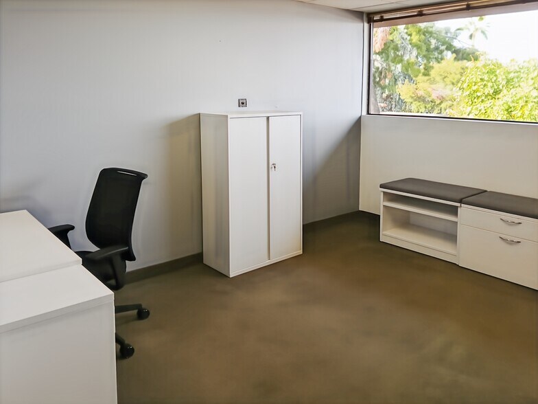 More Photos Of 3420 E Shea Blvd, Phoenix Coworking Space