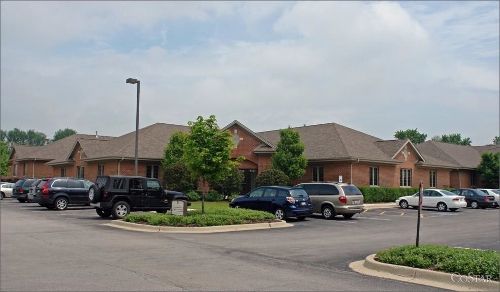 Primary Photo Of 6713-6717 S Kingery Hwy, Willowbrook Medical For Sale