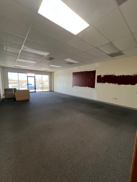 More Photos Of 620 N Madison Ave, Derby Unknown For Lease