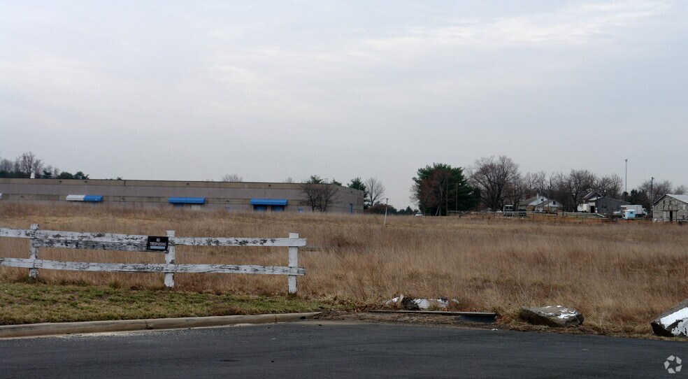 More Photos Of 22455 Shaw Rd, Dulles Town Center Flex For Lease