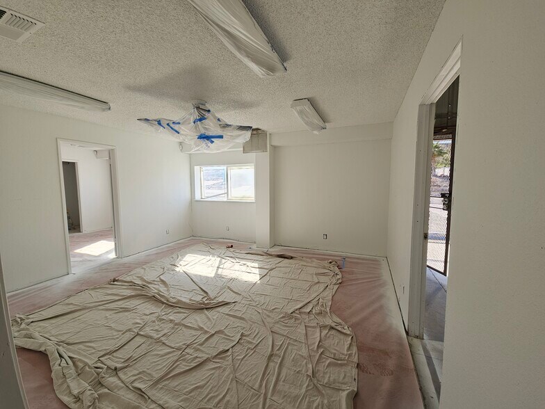 More Photos Of 3829 Rising Sun Rd, Bullhead City Distribution For Lease