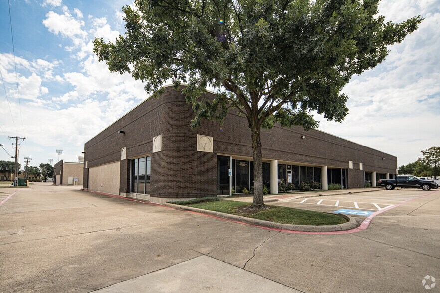 More Photos Of 1313 Valwood Pky, Carrollton Unknown For Lease