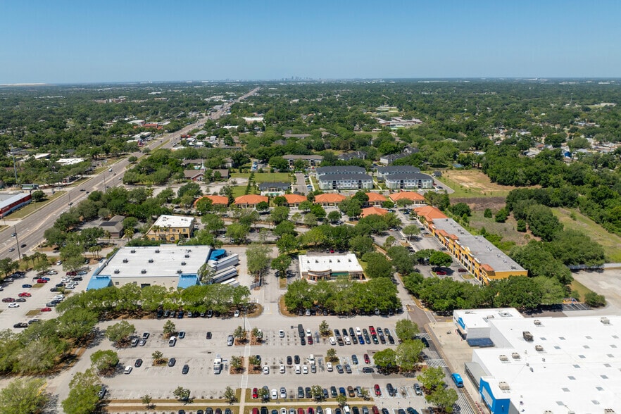 More Photos Of 1070-1072 E Brandon Blvd, Brandon Medical For Lease