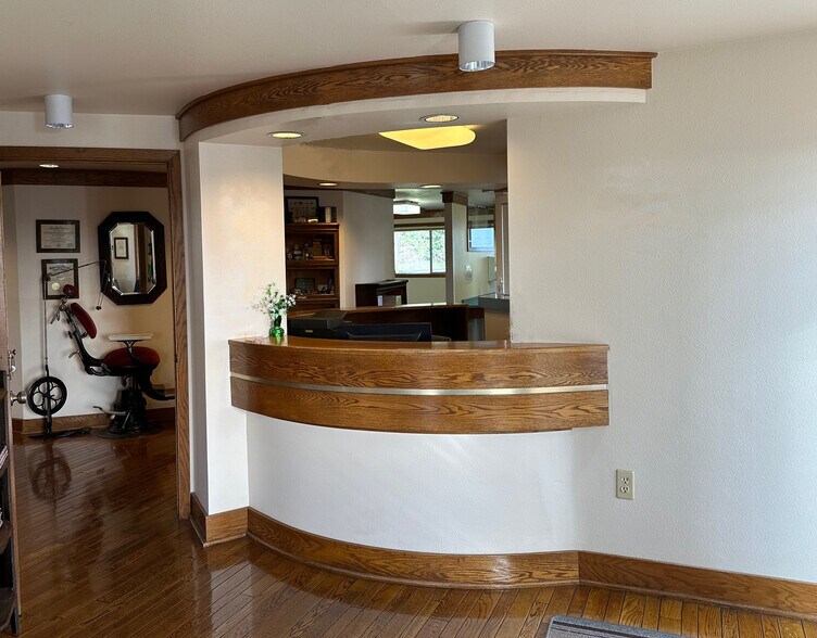 More Photos Of 1415 GRAND Blvd, Vancouver Medical For Sale