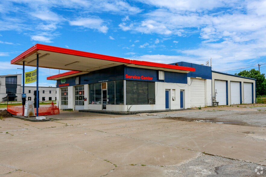 Primary Photo Of 723 E 2nd St, Tulsa Auto Repair For Lease