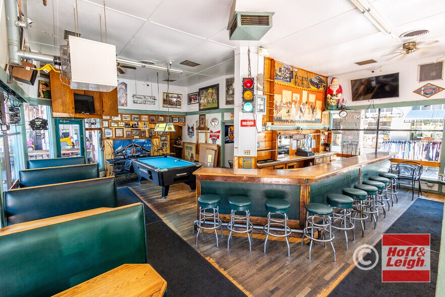 More Photos Of 924 Manitou Ave, Manitou Springs Bar For Sale