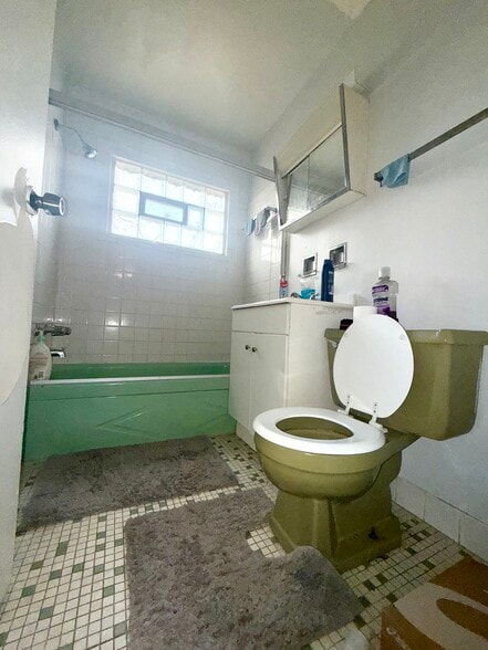 More Photos Of 7535 S Saginaw Ave, Chicago Apartments For Sale