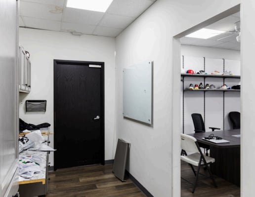 More Photos Of 3320 Towerwood Dr, Farmers Branch Distribution For Lease