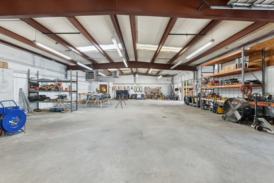 More Photos Of 4151 N Wood Dr, Okmulgee Service For Sale