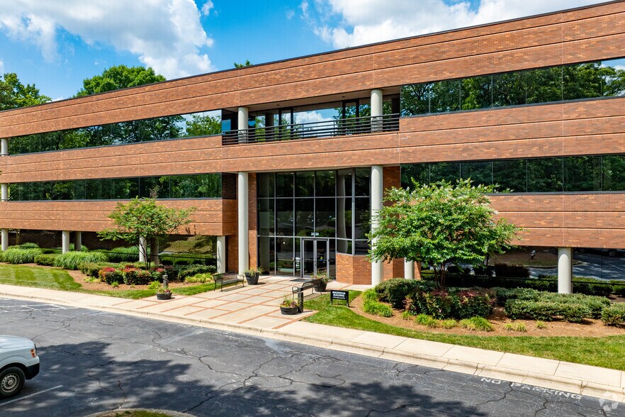 More Photos Of 3120 Highwoods Blvd, Raleigh Office For Lease