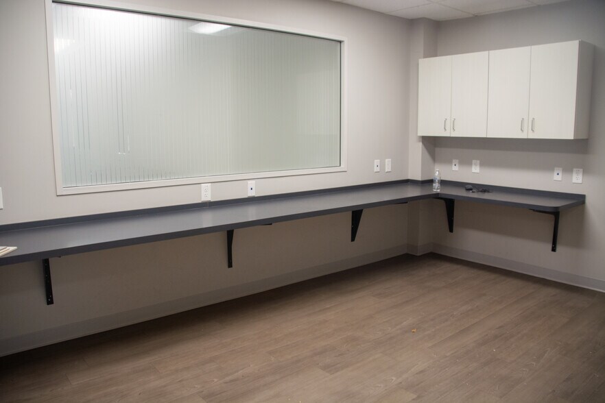 More Photos Of 1600 E Franklin St, Chapel Hill Medical For Sale