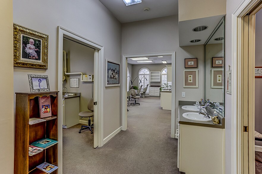 More Photos Of 3100-3106 Professional Plz, Germantown Medical For Sale