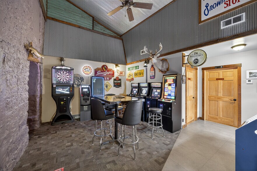 More Photos Of 201 N Main St, Alma Hotel For Sale