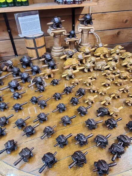 More Photos Of 314 Wimberley Sq, Wimberley Freestanding For Sale