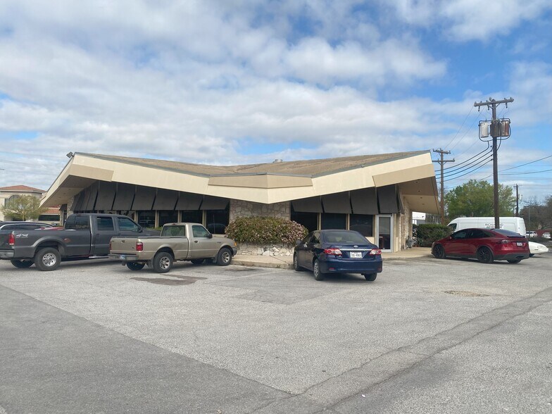 More Photos Of 3400 San Pedro, San Antonio Freestanding For Lease