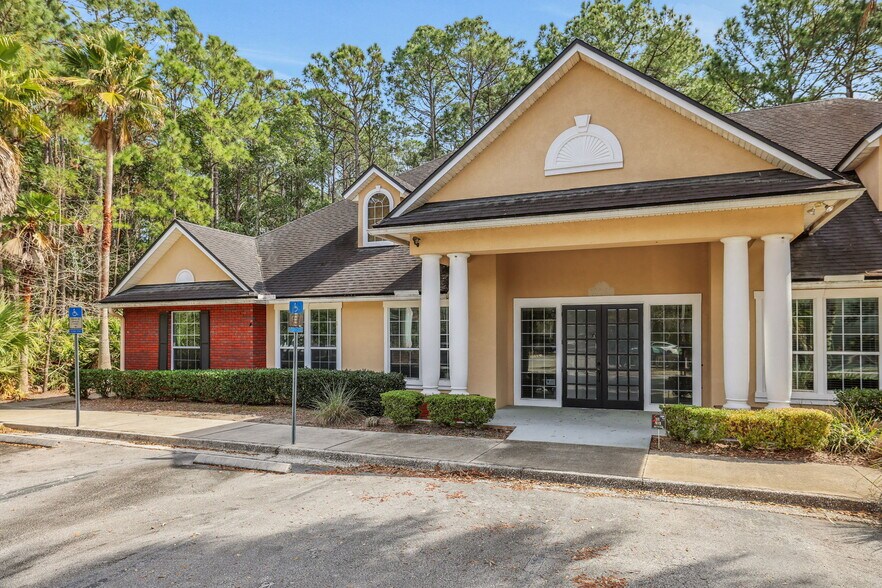 More Photos Of 7700 Square Lake Blvd, Jacksonville Office For Lease