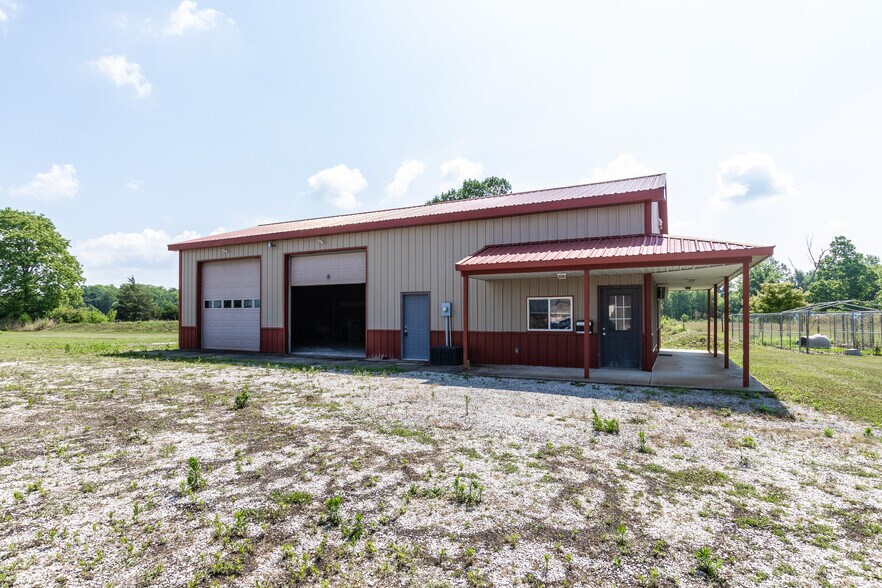 More Photos Of 288 W Brookville Rd, Fountaintown Office For Lease