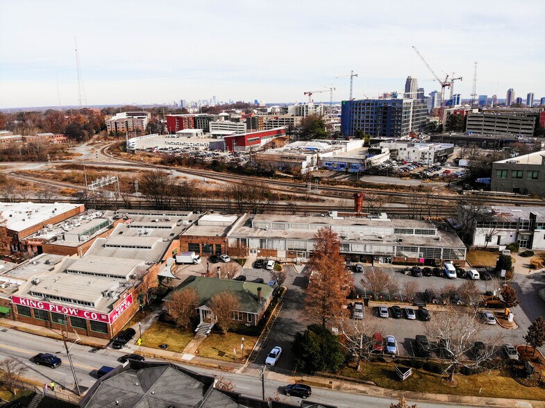 More Photos Of 887 W Marietta St NW, Atlanta Loft Creative Space For Lease