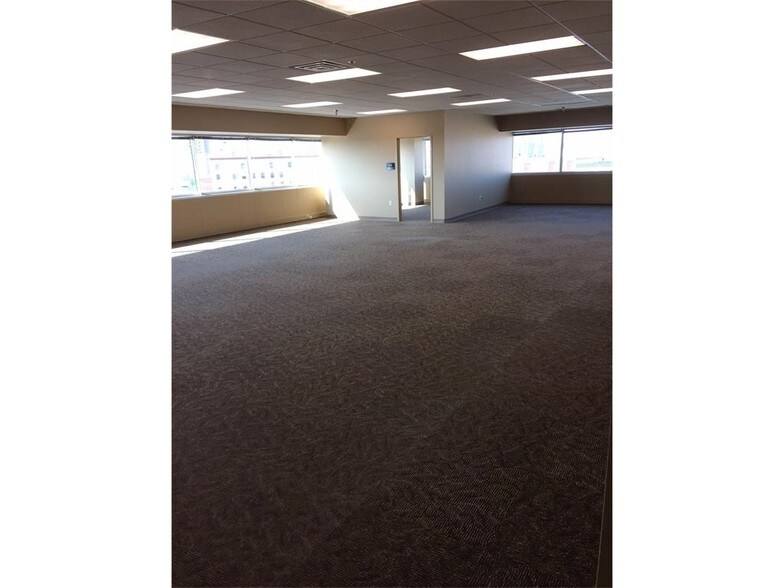 More Photos Of 425 2nd St SE, Cedar Rapids Office For Sale