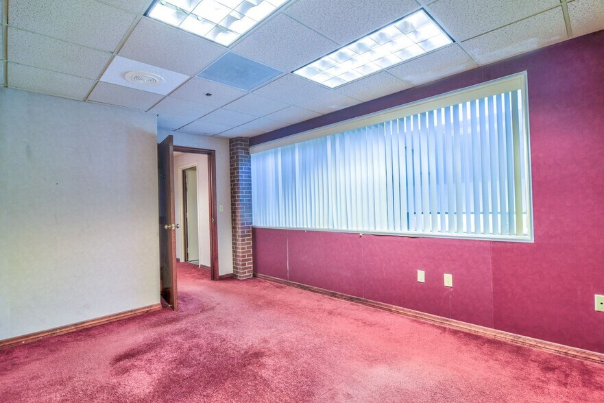 More Photos Of 1150 Cleveland St, Clearwater Office For Lease