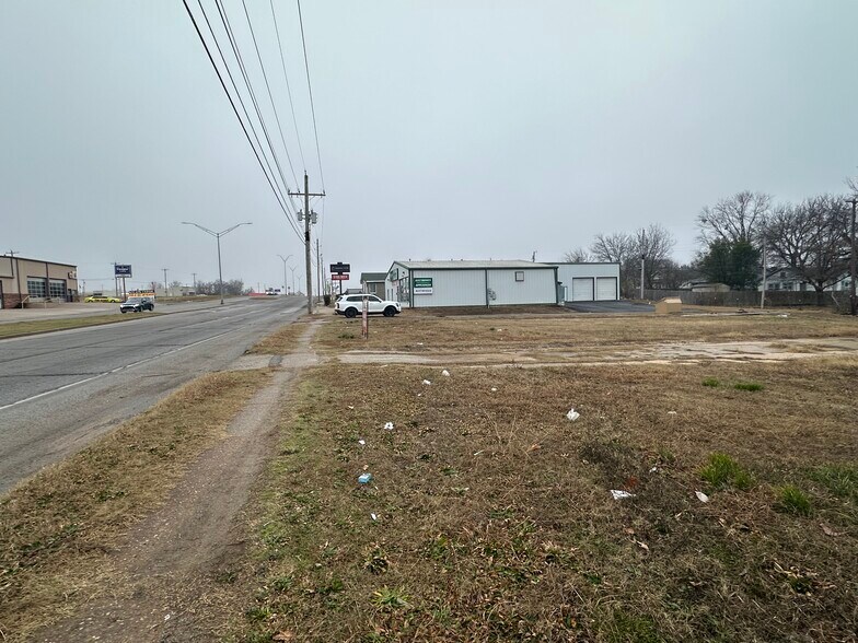 More Photos Of 820-912 S Wood Dr, Okmulgee Land For Sale