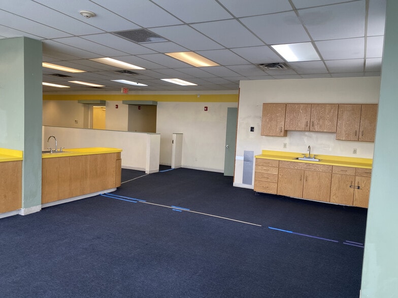 More Photos Of 21640 Miles Rd, North Randall Freestanding For Lease