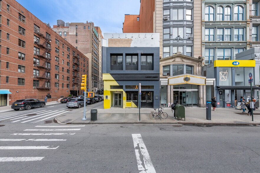 More Photos Of 34 Union Sq E, New York General Retail For Sale