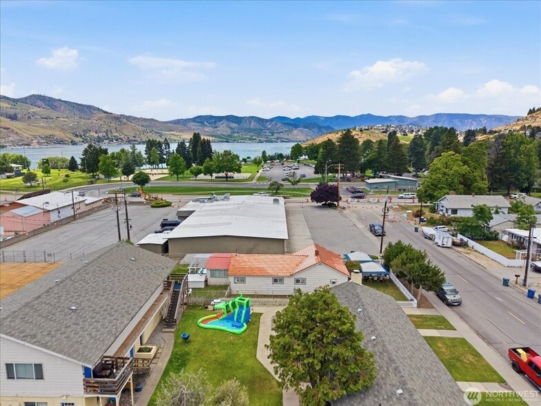More Photos Of 315 W Gibson AVE, Chelan Apartments For Sale