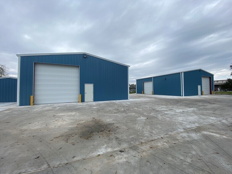 More Photos Of 1141 FM 517 Rd, Alvin Industrial For Sale