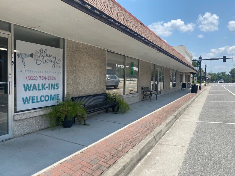 More Photos Of 123 S Laurel St, Springfield Storefront Retail Office For Sale