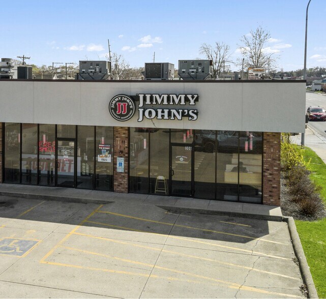 More Photos Of 302-306 W Fairchild St, Danville Storefront For Sale