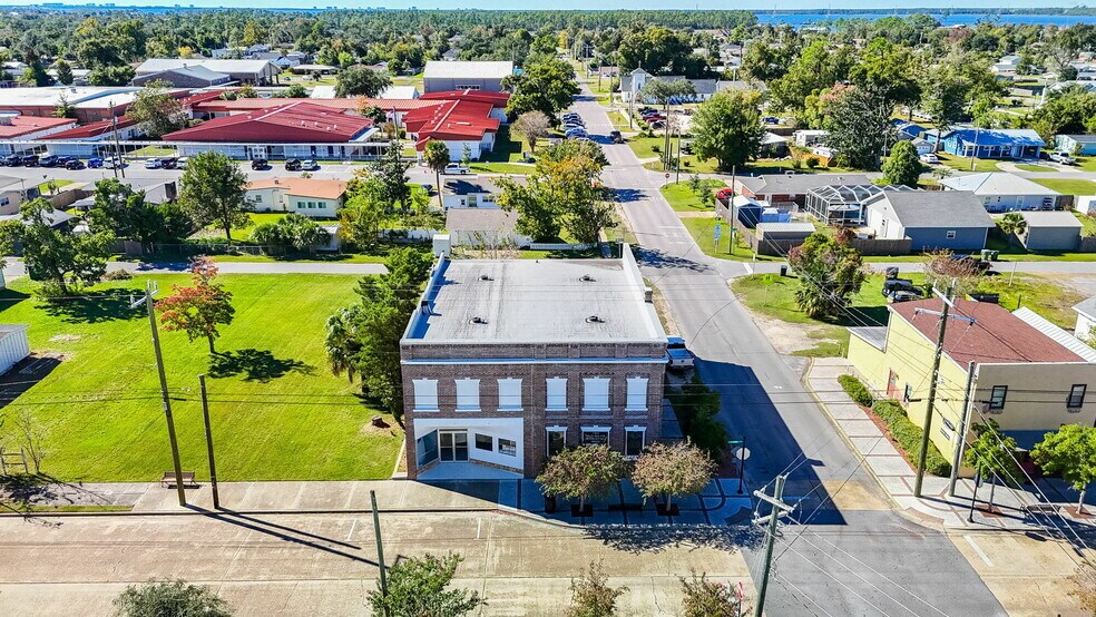 More Photos Of 900 Florida Ave, Lynn Haven Office For Sale