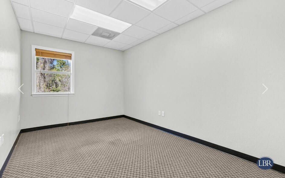 More Photos Of 6855 Tico Rd, Titusville Office For Lease