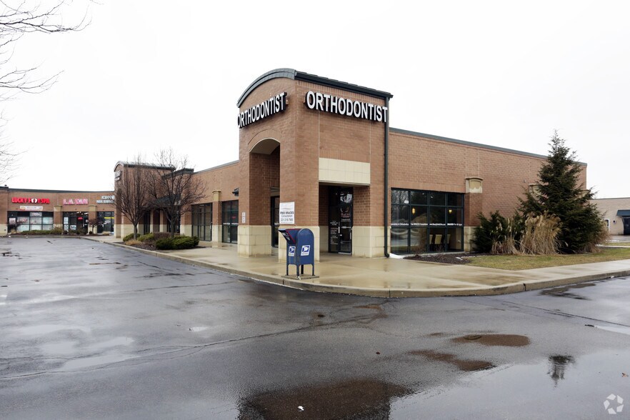 More Photos Of 489 S Weber Rd, Bolingbrook General Retail For Lease