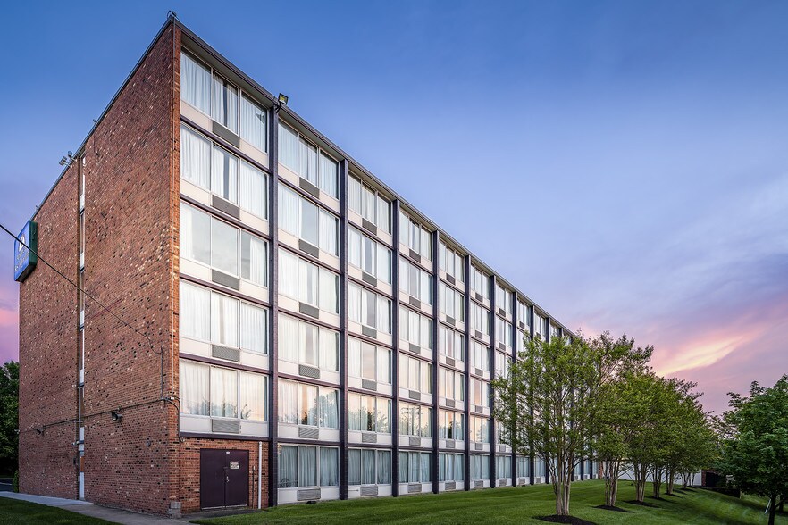 More Photos Of 6510 Frankford Ave, Baltimore Hotel For Sale