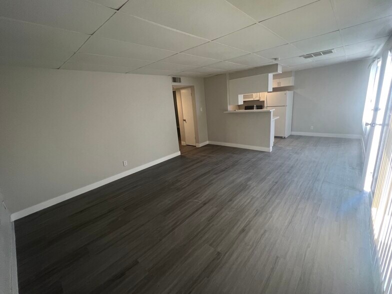 More Photos Of 239 W Cleveland Ave, Las Vegas Apartments For Sale