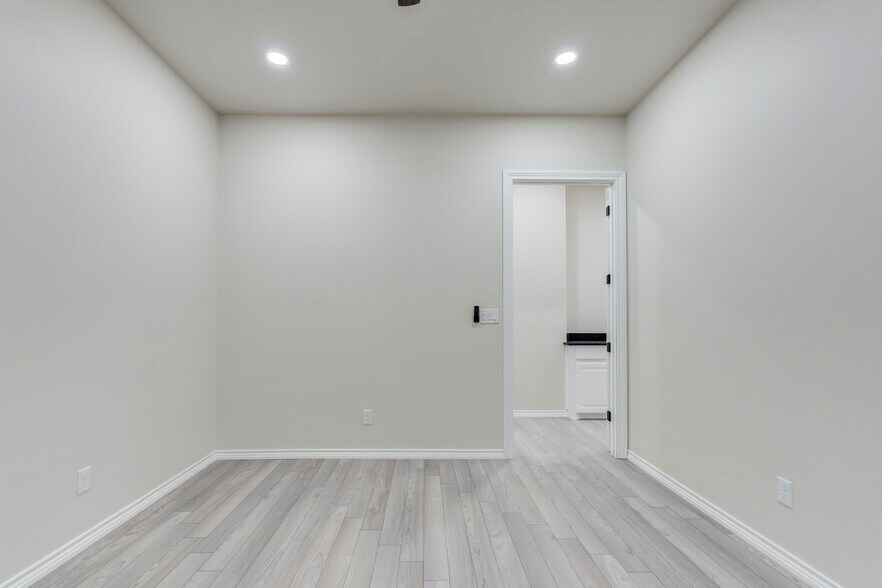 More Photos Of MLK between 98th & 114th, Lubbock Industrial For Sale