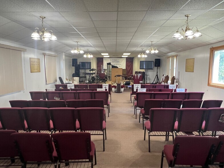 More Photos Of 2379 Emmons Ave, Warren Religious Facility For Lease