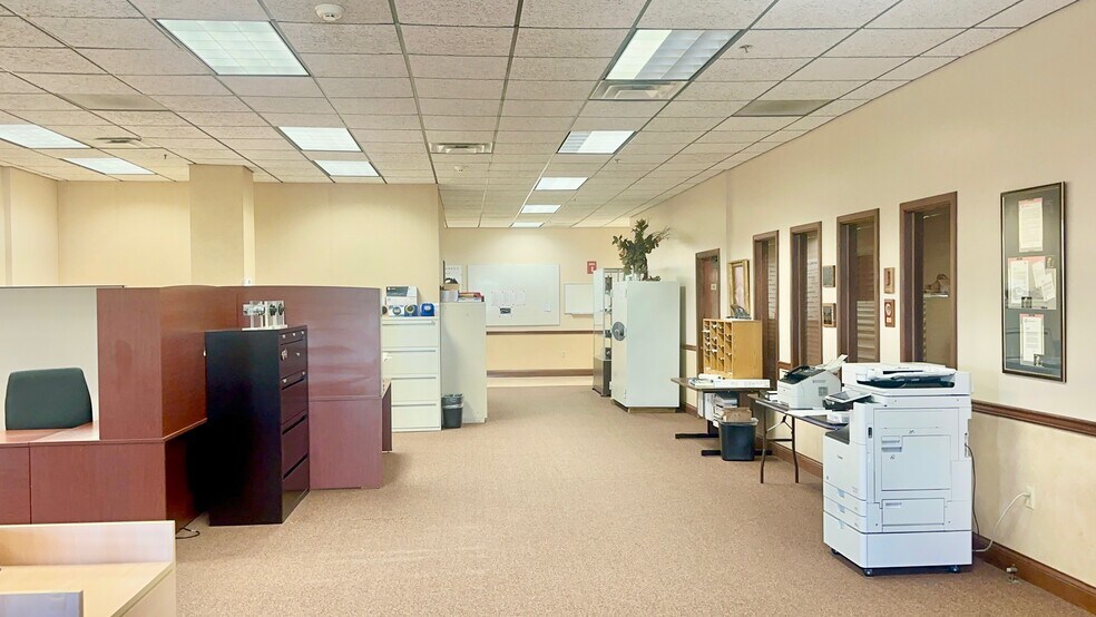 More Photos Of 1014 S Main St, Nicholasville Office For Sale
